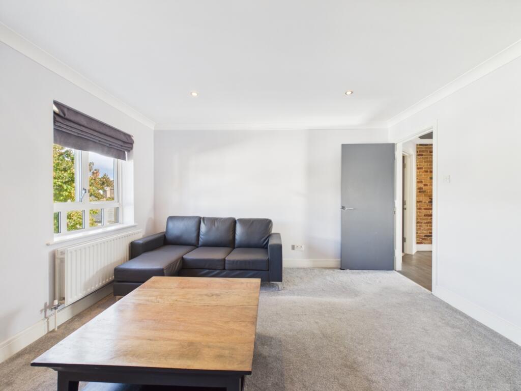 Apartment in Cheltenham, Ewens Farm, Fairview - View 4