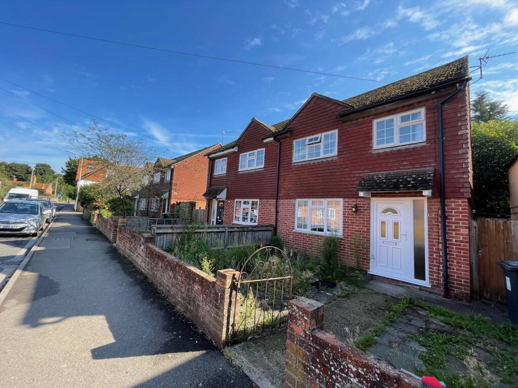 Shaw Road, Newbury, RG14 1HH
