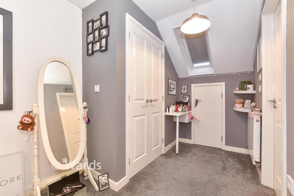 House in Folkestone and Hythe, Park Farm, Folkestone - More