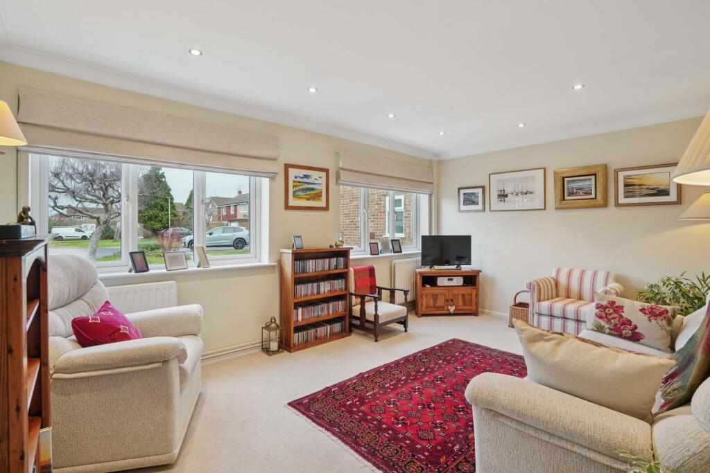 House in Vale of White Horse, Peachcroft, Abingdon on Thames - View 2