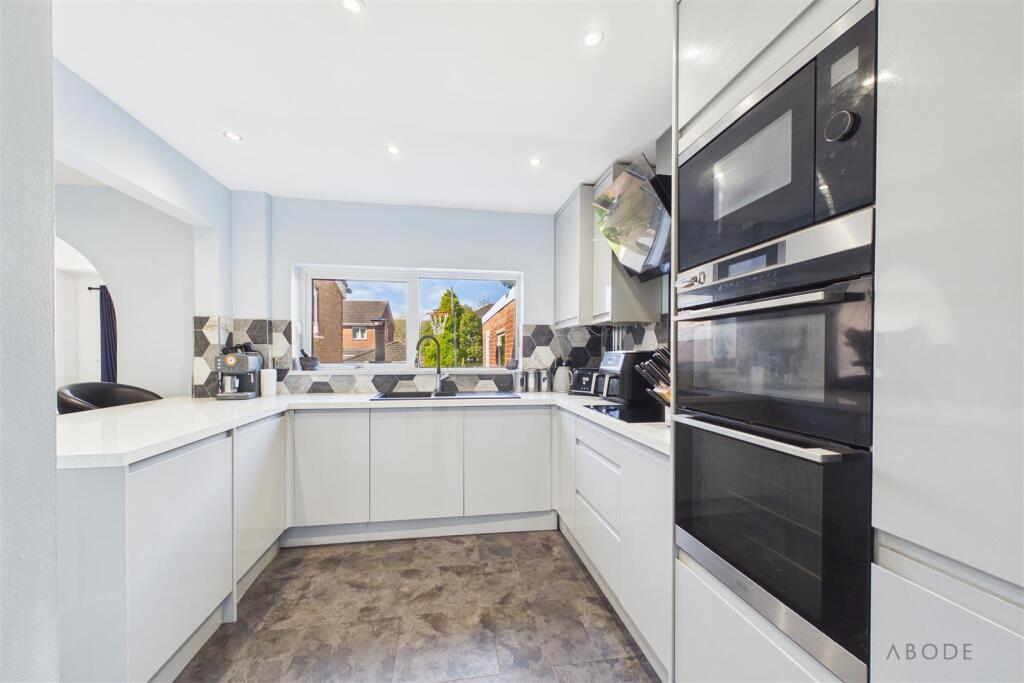 House in South Derbyshire, Etwall - More