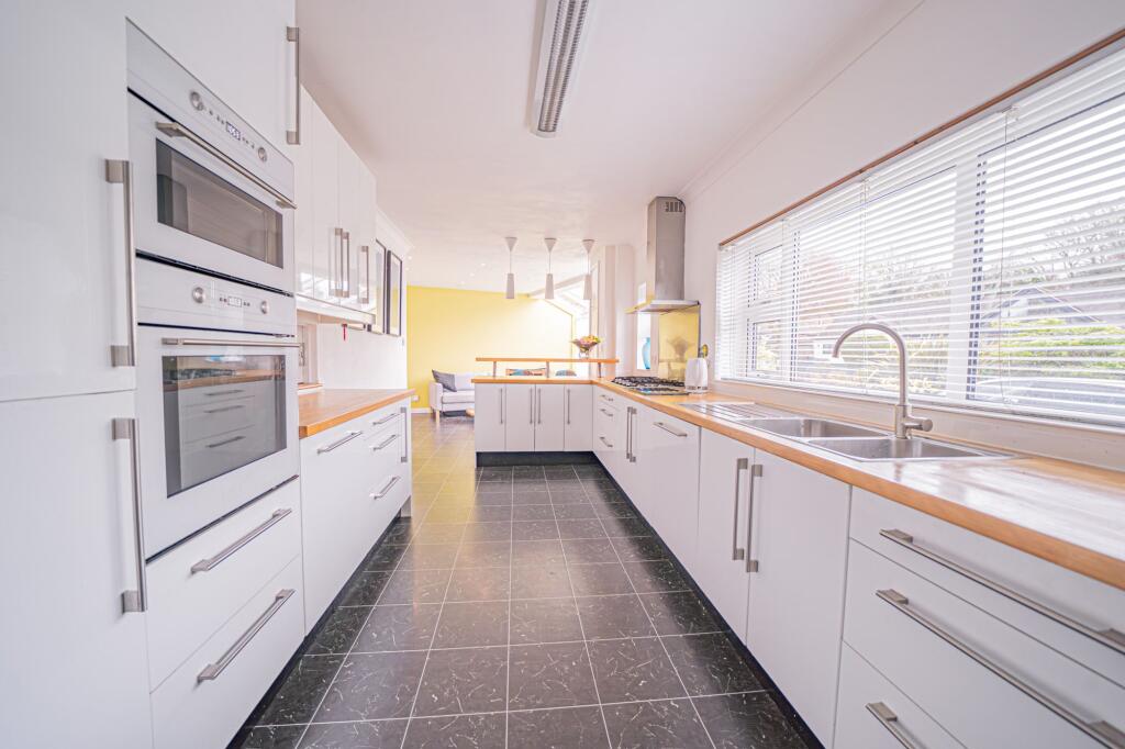 Woodside Way, Solihull, B91 photo 4