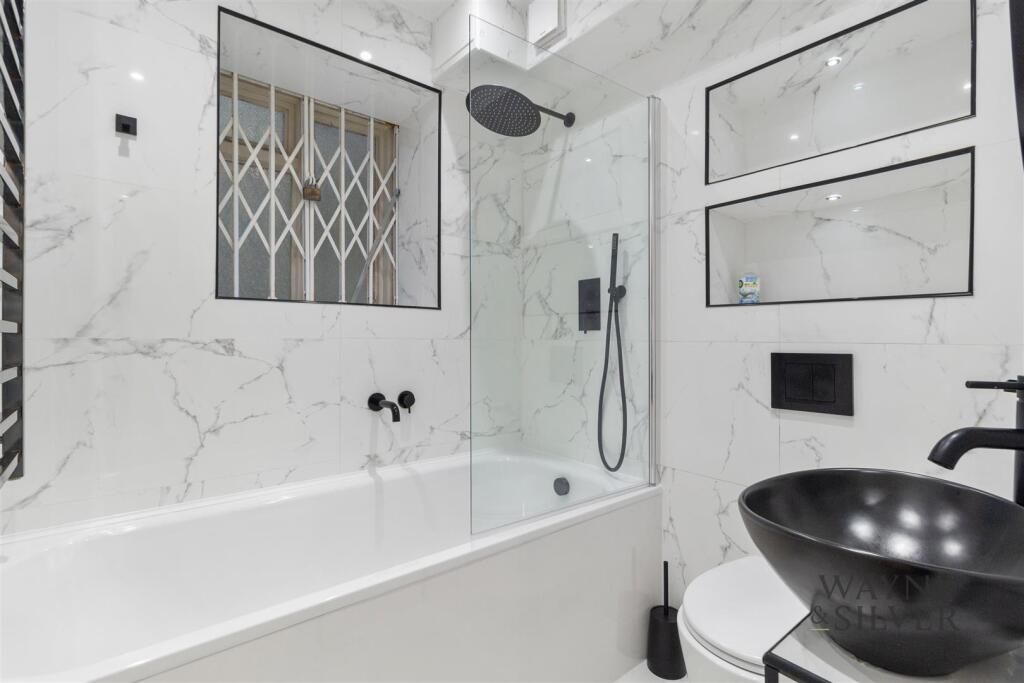 Apartment in London - View 5
