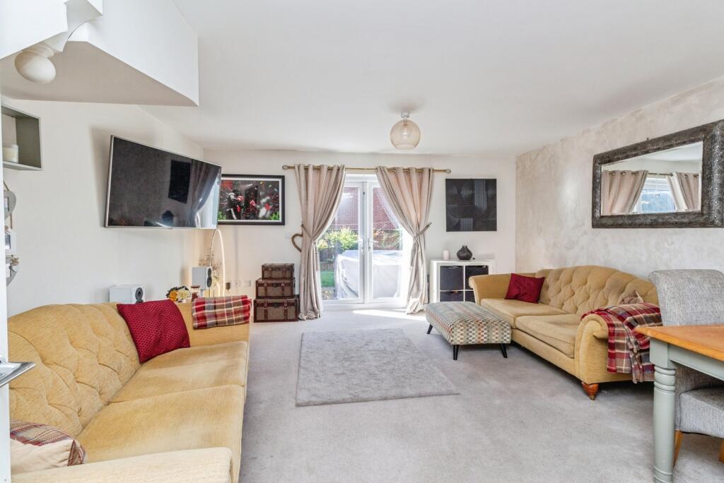 House in Stafford, Holmcroft - More