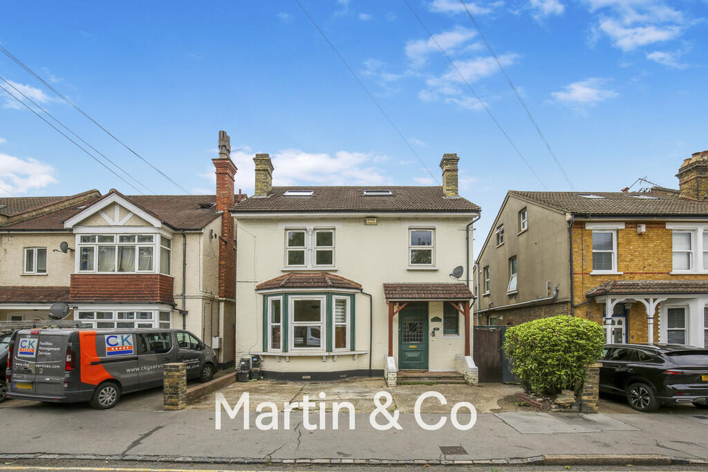 2-bed flat on Heathfield Road , Croydon , £260,000