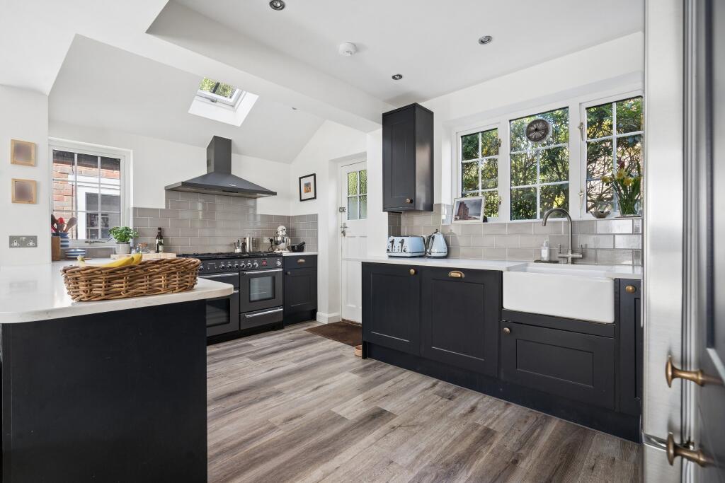 House in Amersham, Amersham Common - View 3