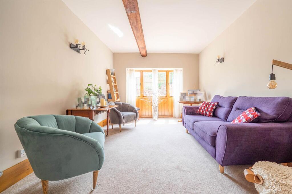 House in Worcester - View 5