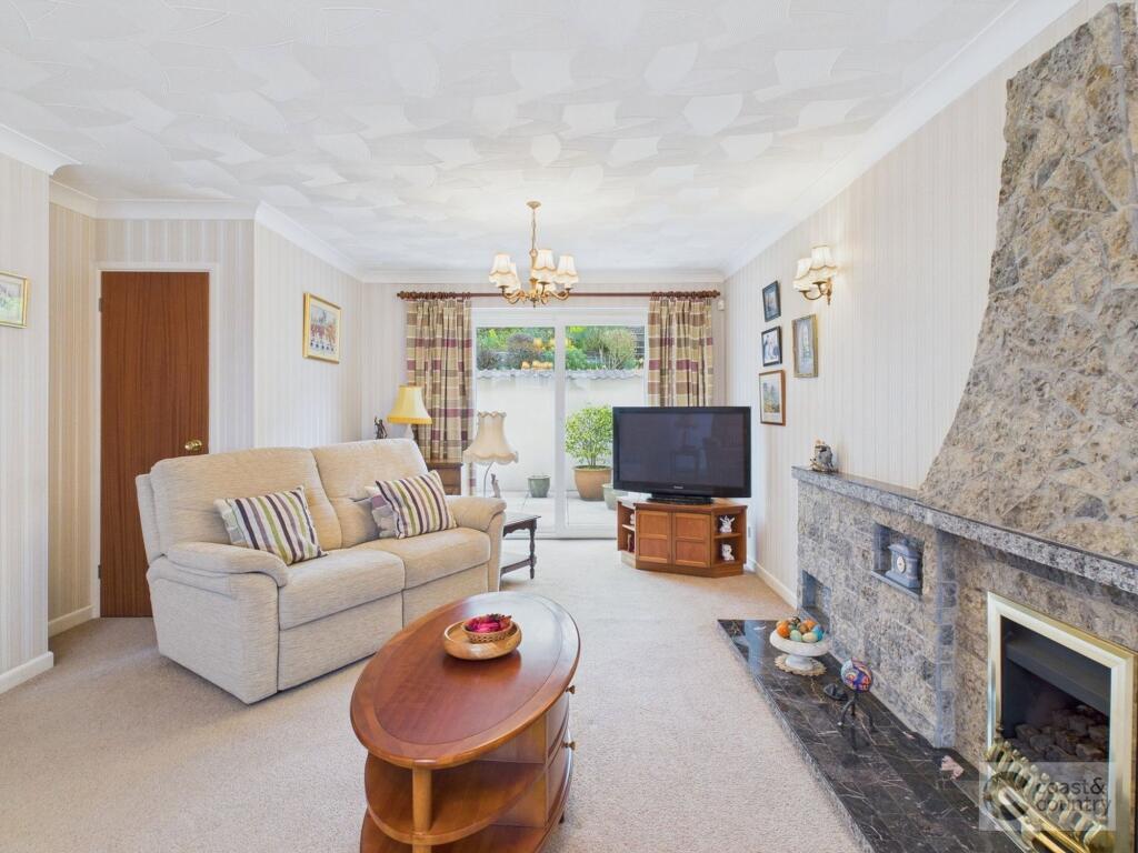 Blenheim Close, Newton Abbot, TQ12 photo 3