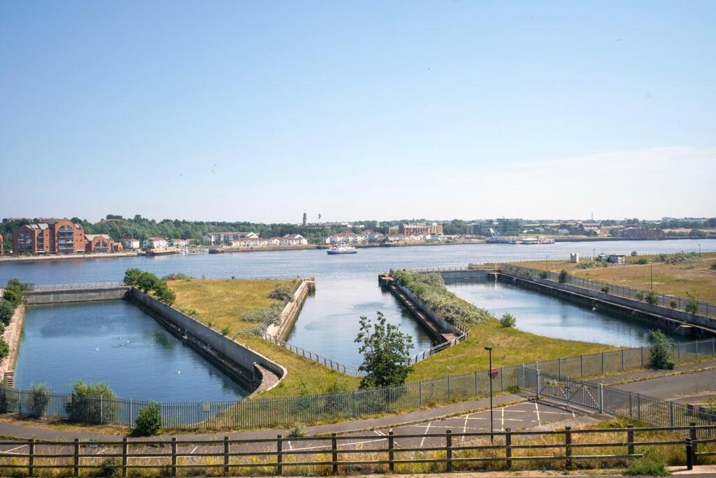 The Plateau, Smiths Dock, North Shields - View 6