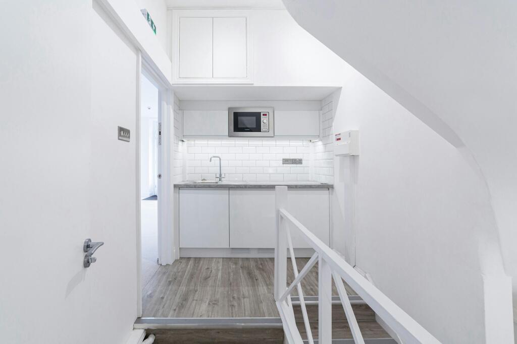 staircase 1.jpg