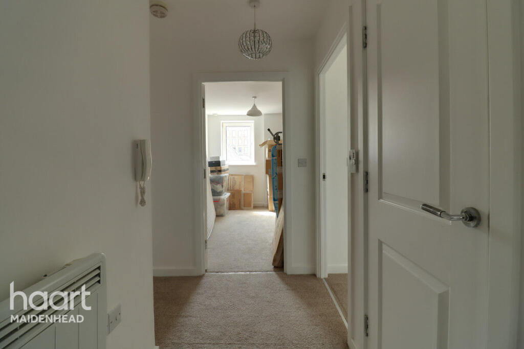 Apartment in Slough - View 3