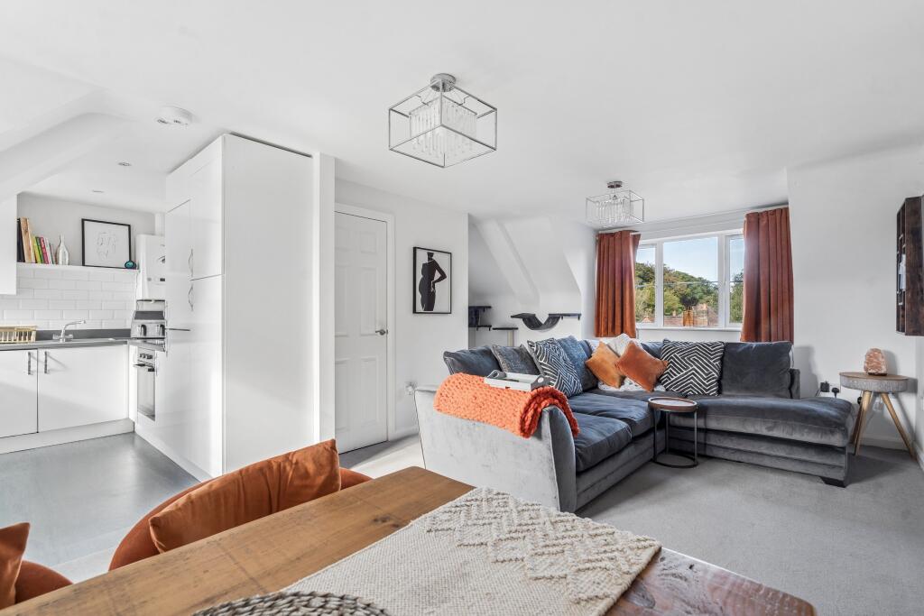 Apartment in Latimer, Little Chalfont - View 4