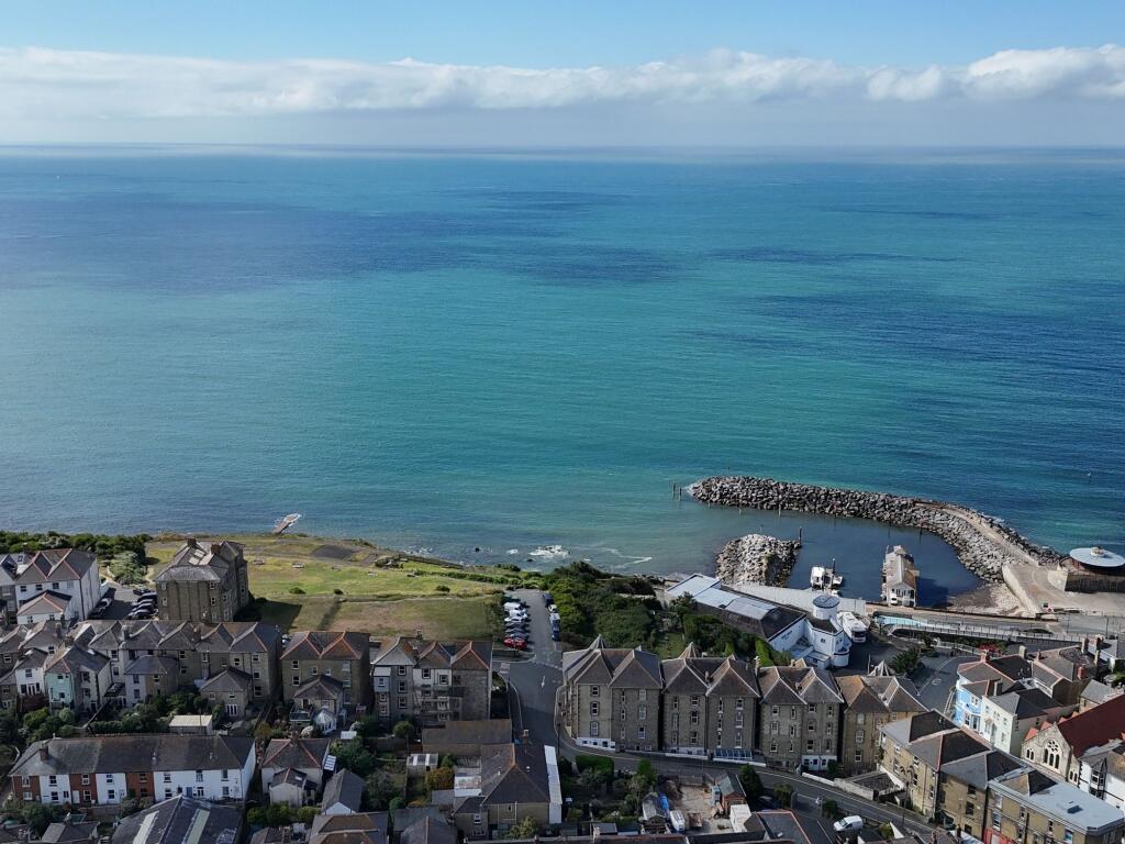 Grove Road, Ventnor, PO38 - View 3