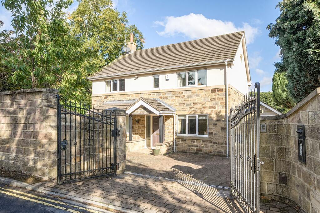 4-bed detached on Christ Church Oval, Harrogate, HG1, £795,000