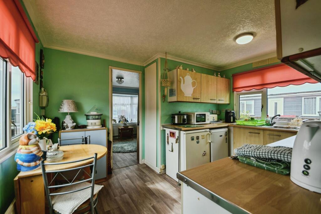 House in East Lindsey, Mablethorpe, Mablethorpe and Sutton - View 4
