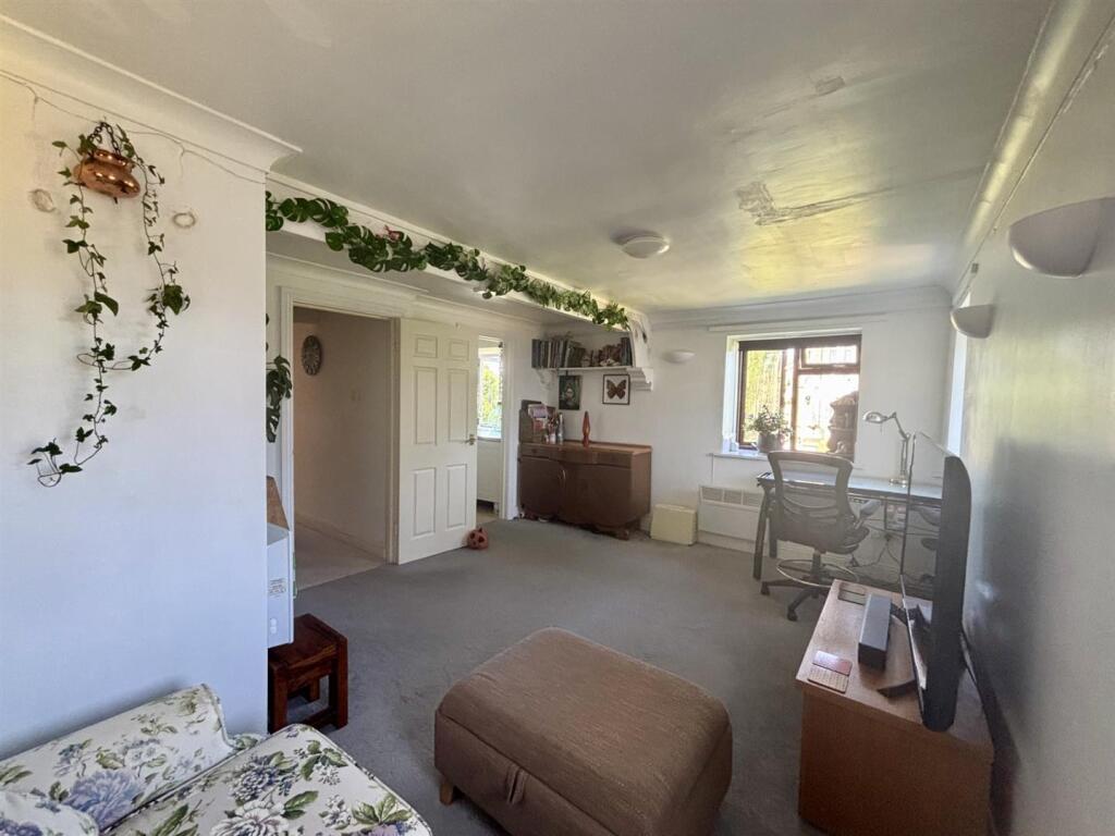 Apartment in Salisbury - View 3