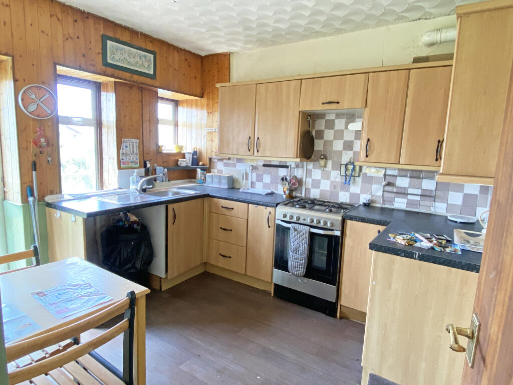 Bryncelyn, Nelson, Treharris, CF46 6HN photo 5