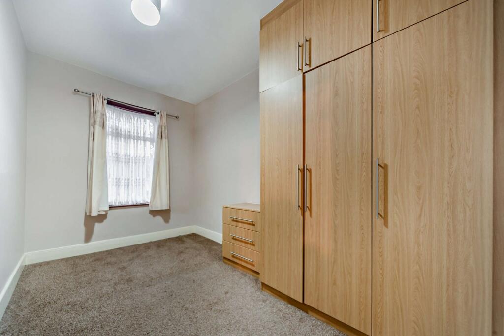 Neville Road, London, E7 photo 4