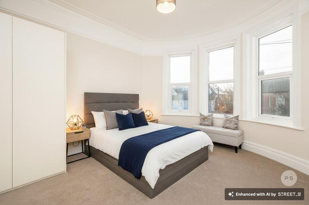 Apartment in Poole, Parkstone - View 3