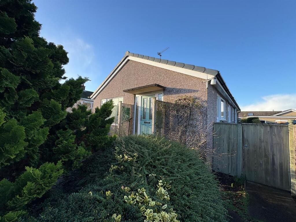 2 Sladeburn Drive, Northallerton photo 2