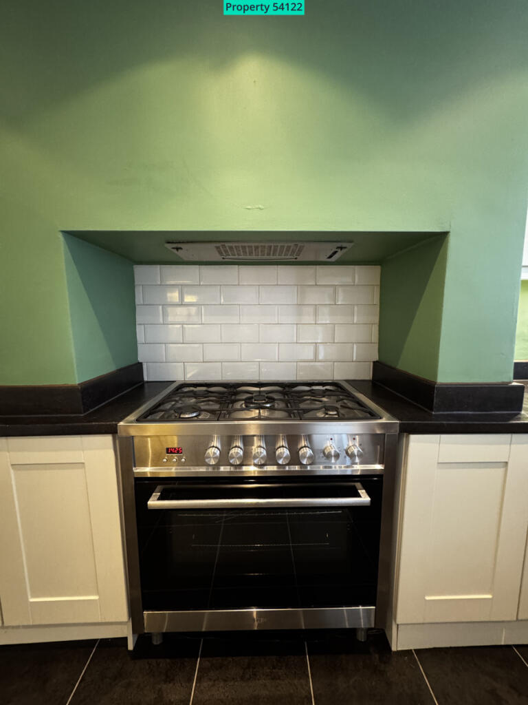 House in Leeds - View 4
