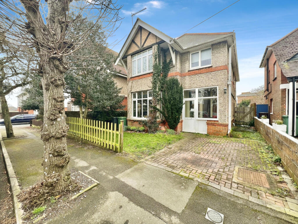 4-bed detached on Grove Road, Sandown, PO36, £450,000