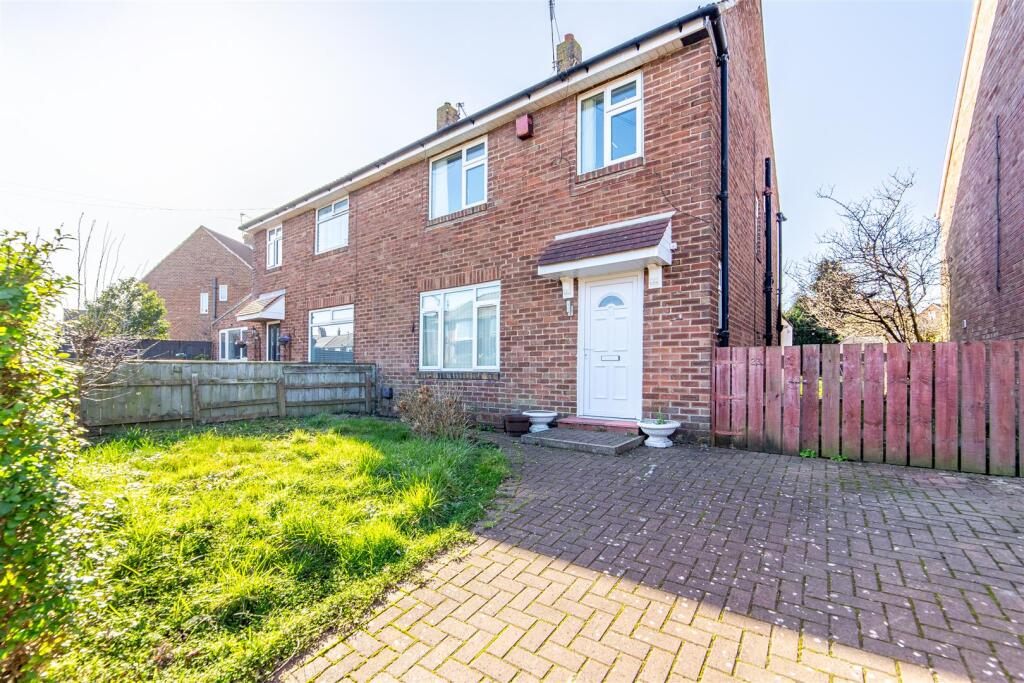3-bed semi-detached on Carrfield Road, Kenton, Newcastle upon Tyne, NE3, £175,000