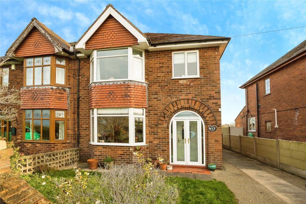 3-bed house on Leadbrook Drive, Y Fflint, Leadbrook Drive, Flint, CH6, £195,000