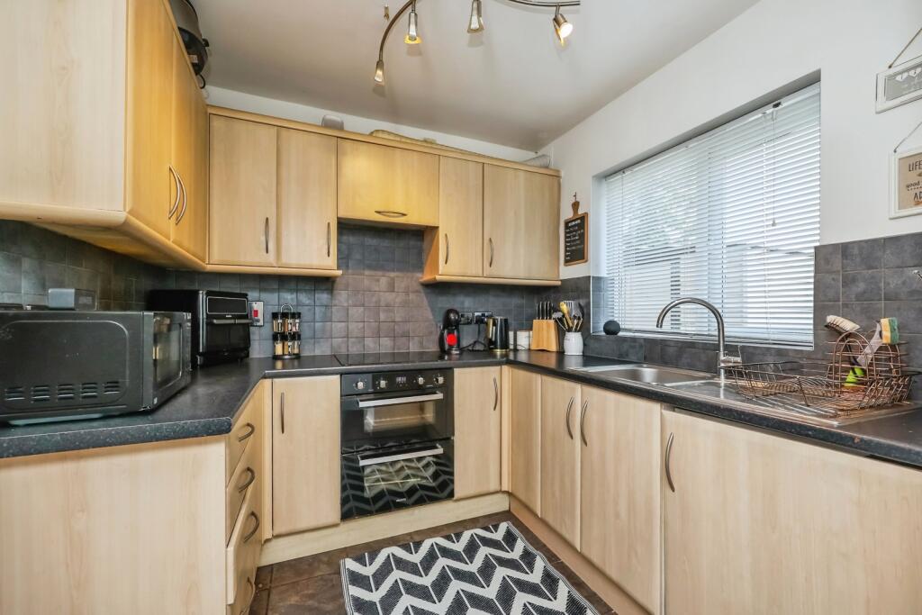 House in Ashfield, Hucknall - More