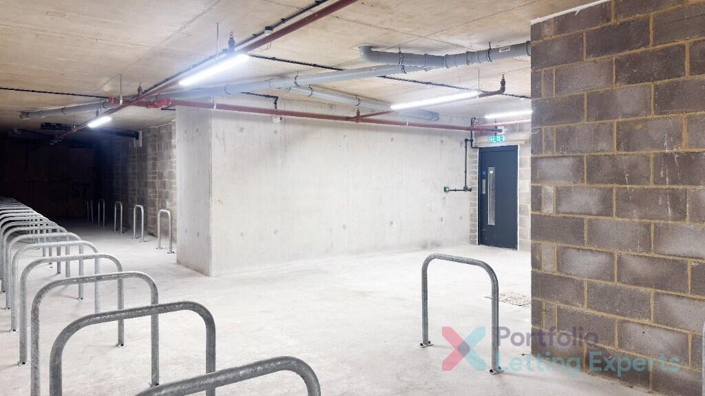 Additional image 14 of Luxury 3 Bed Penthouse | Brand New Building | Parking, Balcony & High-Spec Finishes - The Avebury