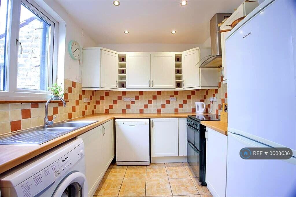 House in Southend-on-Sea - View 4