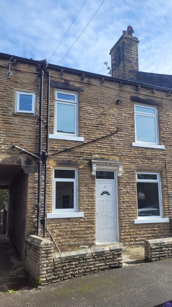 3-bed terraced on Lilian Street, Bradford, BD4, £110,000