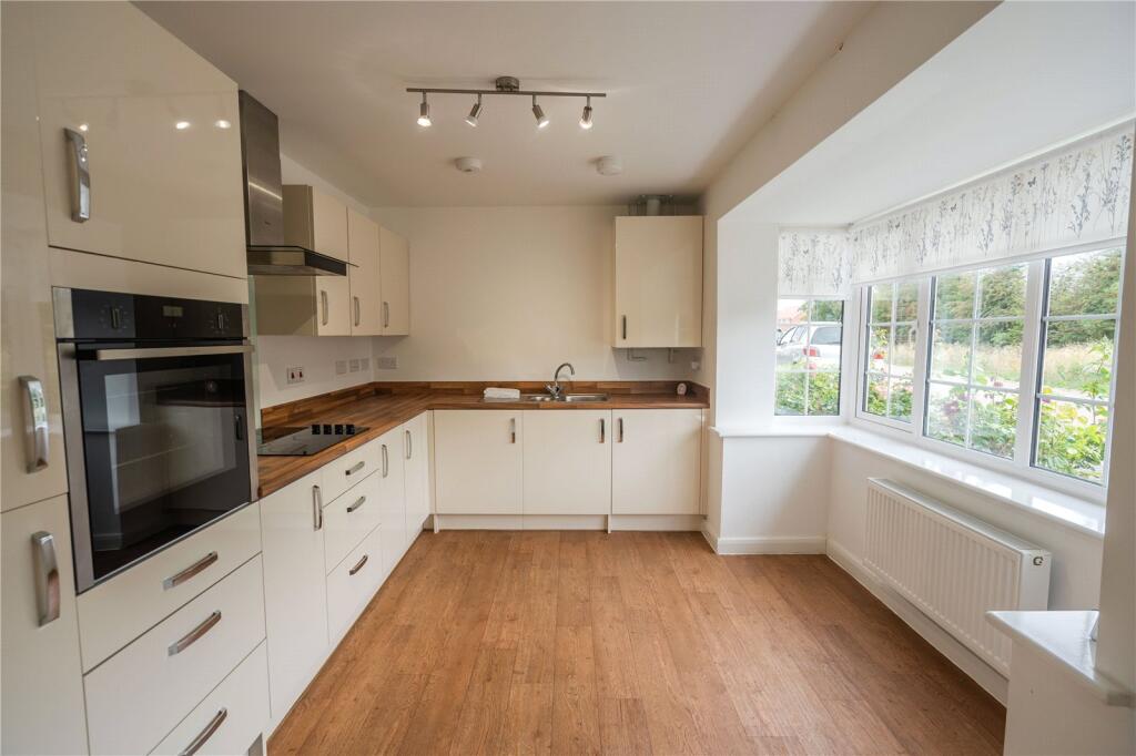 House in Grimsby, Humberston - View 5