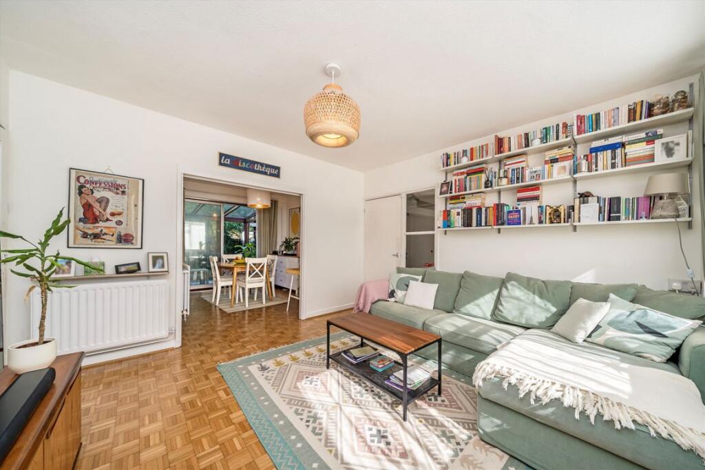 Apartment in London, Horn Park - View 2