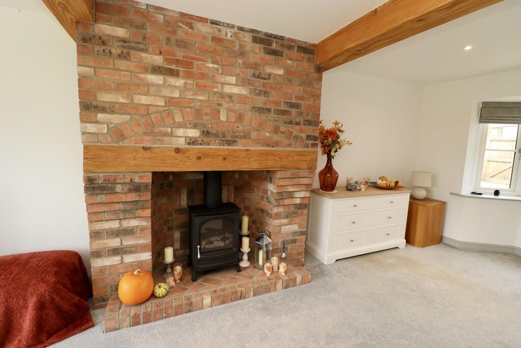 House in Lincoln - More