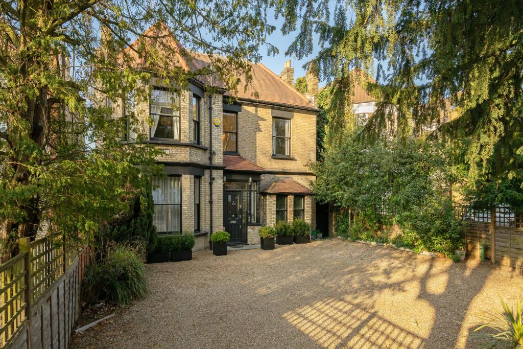 Main image of property: Willesden Lane, Willesden Green, London NW2