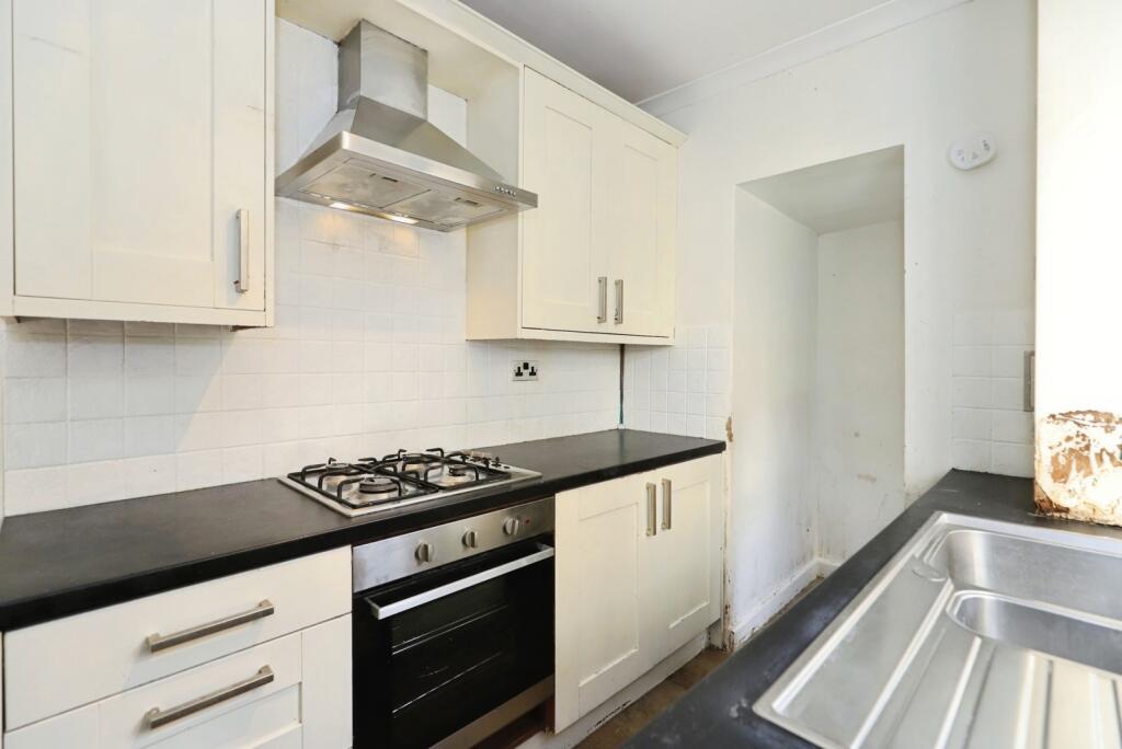 House in Wolverhampton, West Midlands - View 3