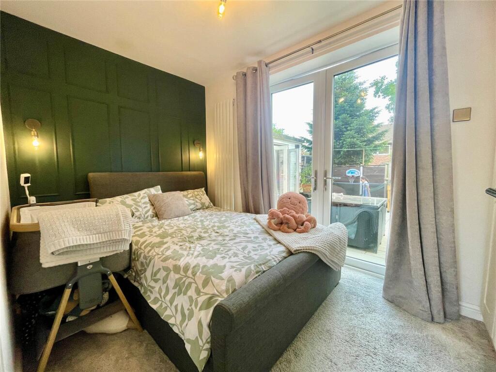 House in Preston, Penwortham Lane, Penwortham - More