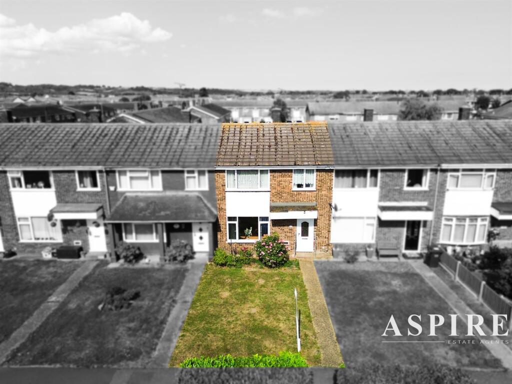 3-bed terraced on Suffolk Walk, Canvey Island, £280,000