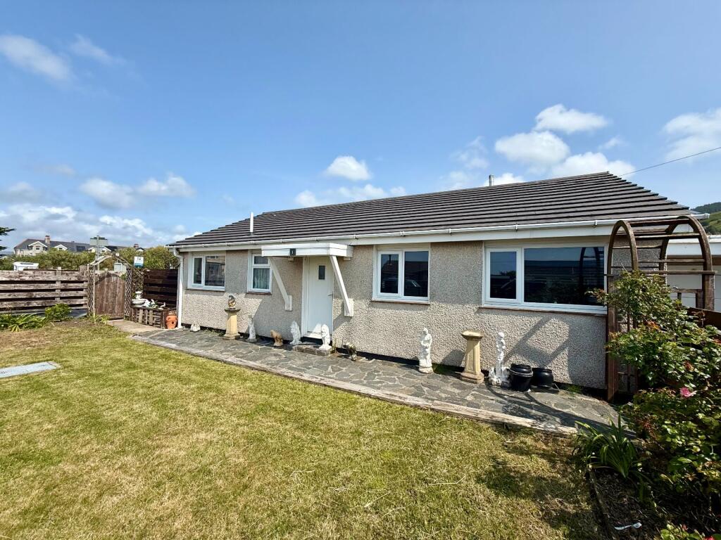 Main image of property: 1 Ffordd Meirion, Fairbourne, LL38 2QY