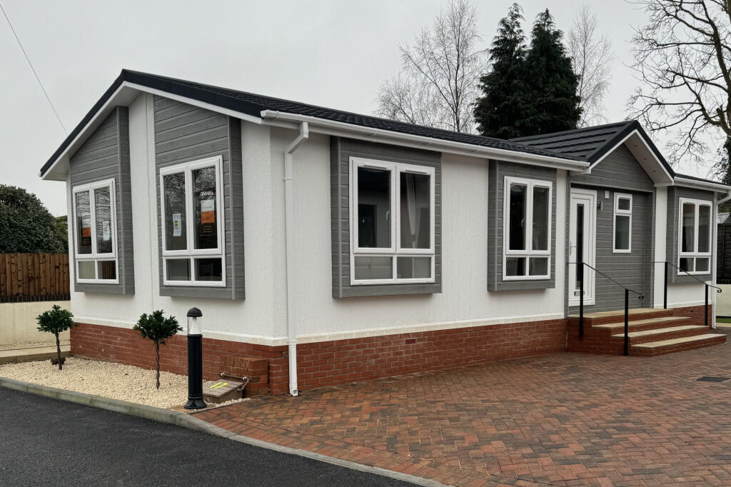 2-bed caravan on Barlestone, Warwickshire, CV13, £235,000
