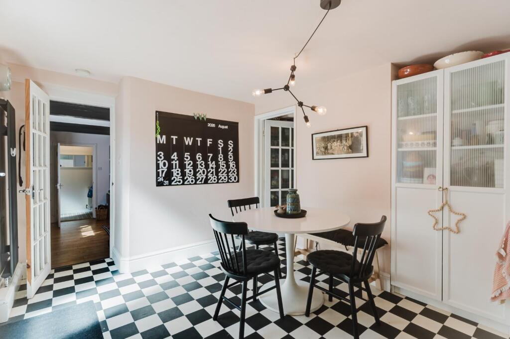 Apartment in Warwick, Sydenham, Royal Leamington Spa - View 3