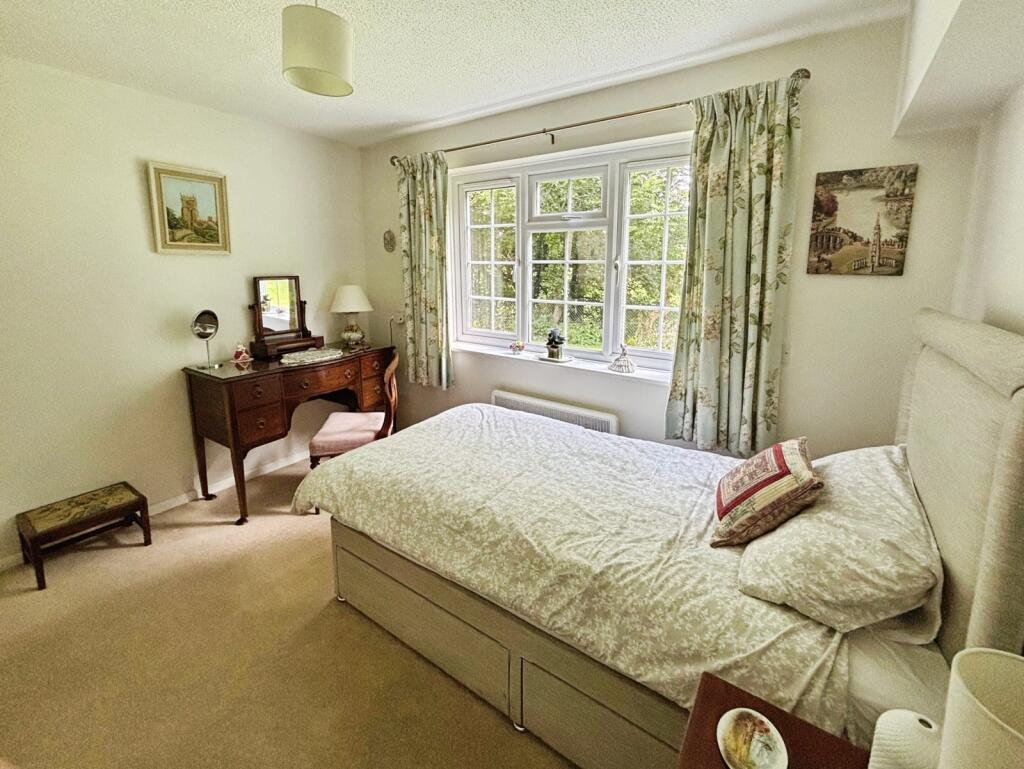 Apartment in Cheltenham, Ryeworth Road Allotments, Charlton Kings - More