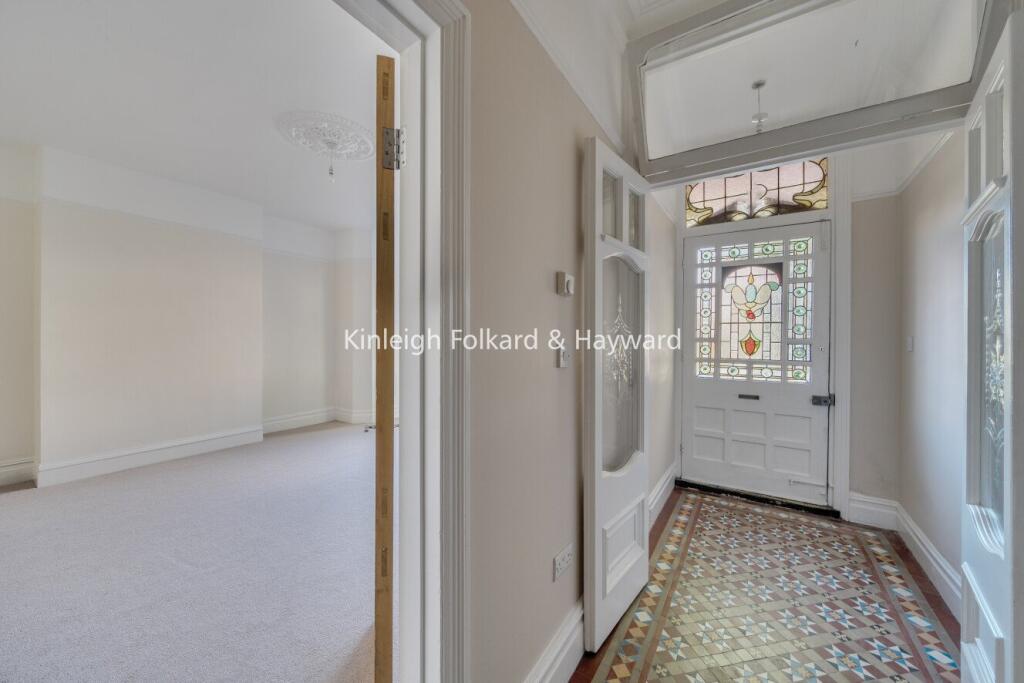 House in London, Muswell Hill - View 2