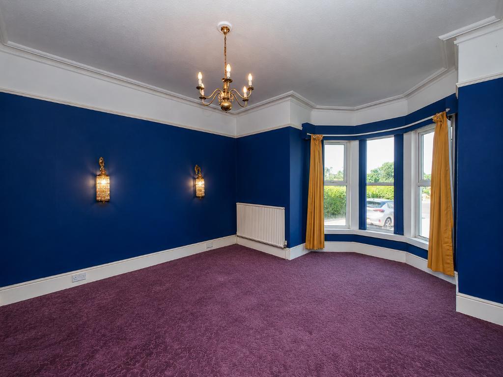 35 The Promenade, Southport, Merseyside, PR8 1QU photo 3