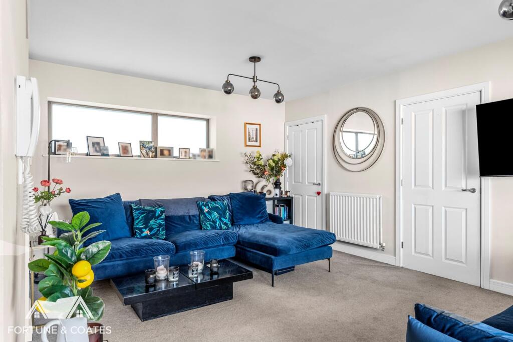 Beaker Mews, Newhall, Harlow photo 3