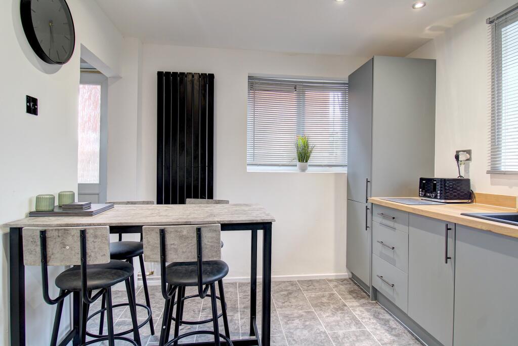 House in Walsall, Stubbers Green - View 4