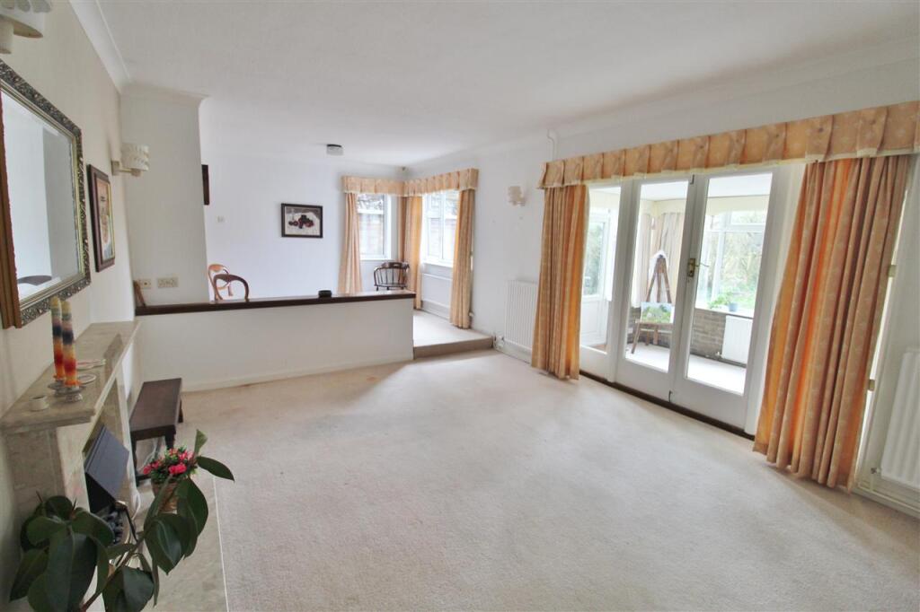 House in South Kesteven, Harlaxton - View 3