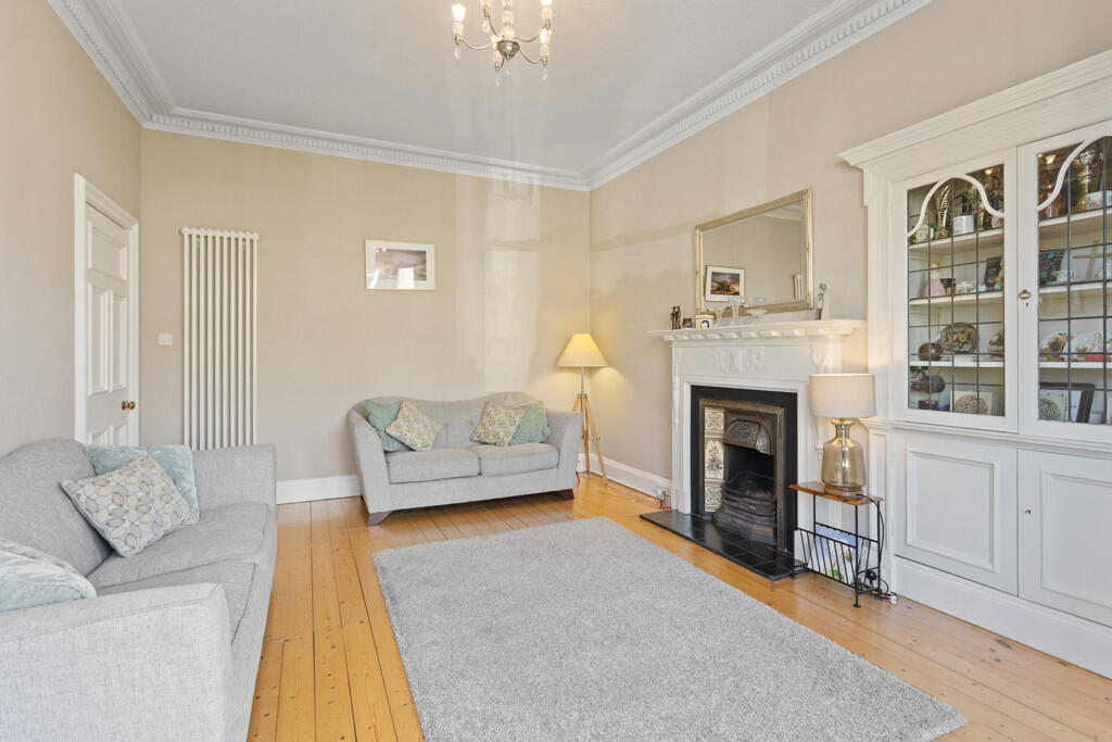 Apartment in Edinburgh, Comiston - View 5