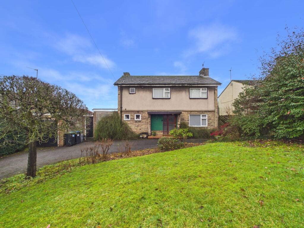 Main image of property: Cumbrae, 37 Eversleigh Rise, Darley Bridge, Matlock DE4 2JW